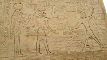 Fototapeta na wymiar hieroglyphic symbols in abu simbel
