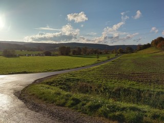 Obraz premium Hügel im Sonnenschein