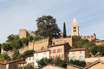 Fototapeta na wymiar View of the village Chatillon d'Azergues in Beaujolais, France