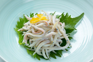 ボイルしたイカナゴ