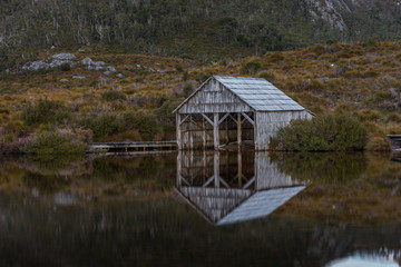Obraz premium Boat House on Dove Lake