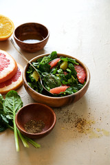 Fresh spinach salad with citrus

