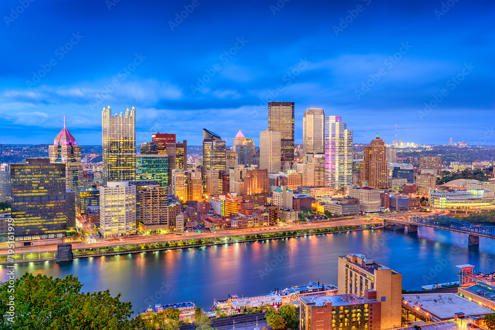 Wall mural pittsburgh, pennsylvania, usa skyline