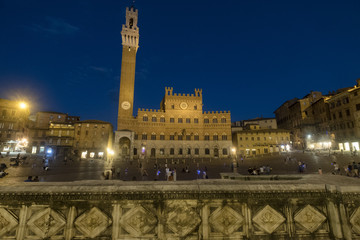 Fototapeta premium Siena, Italy, by night