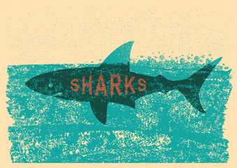 Naklejka premium Rekin pływa w morzu na starym papierowym plakacie