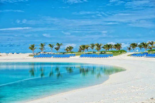 Fototapeta Tropical beach in Great Stirrup Cay, Bahamas
