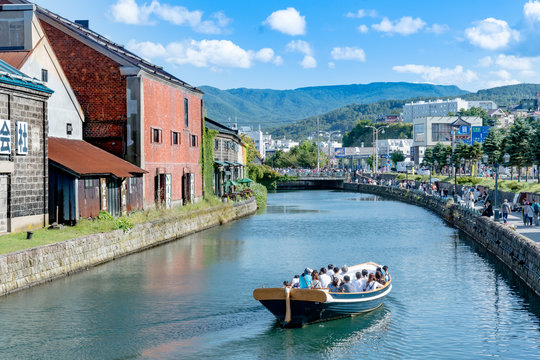 小樽運河 / 晴れた日の観光イメージ