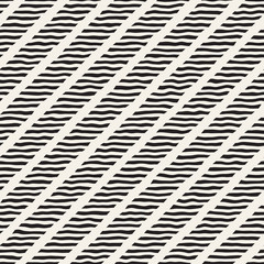 Hand drawn lines seamless pattern. Abstract geometric tiling background. Freehand black and white texture.