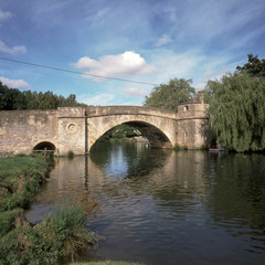 Fototapeta na wymiar England, Cotswolds, Gloucestershire, Lechlade, historic Halfpenny Bridge over the River Thames