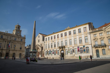 Fototapeta na wymiar Altstadt und Sehenswürdigkeiten von Arles, Frankreich