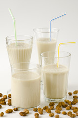 Tiger nut milk. Horchata de chufa.