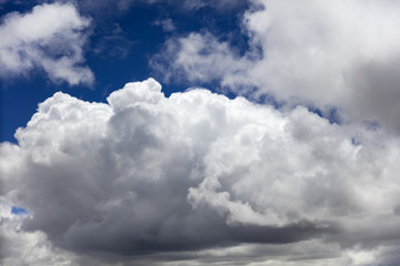 Obraz premium White clouds on the blue sky