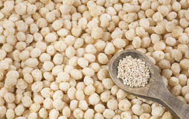 Quinoa pop (Chenopodium quinoa)