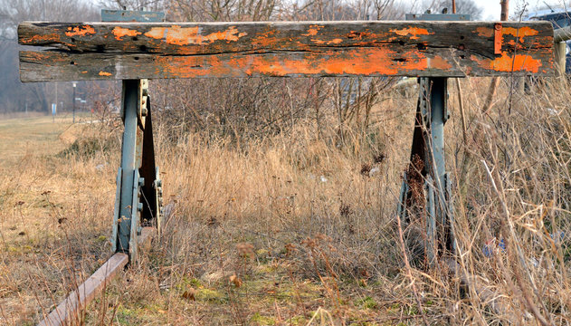 Alter Prellbock Rammbock am Ende eines stillgelegten Gleises