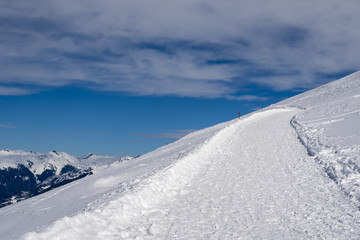 Fototapeta na wymiar Winterwanderweg - Fisetengrat