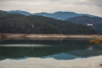 Fototapeta na wymiar The beautiful Zaovine lake on the mountain of Tara in Serbia.