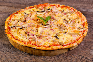 Pizza with ham and mushrooms