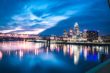 Fototapeta na wymiar Cincinnati Skyline Blue