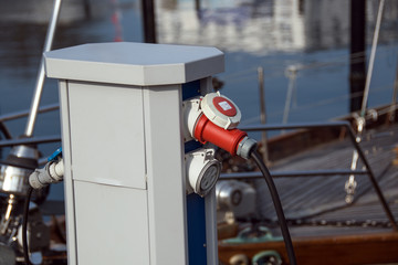 Stromversorgung eines Segelbootes