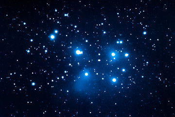 Obraz premium Plejady, Mgławica Merope i Mgławica Maia widziane z Mannheim w Niemczech.