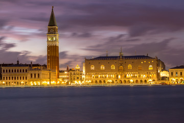 Fototapeta na wymiar City view of Venice after sunset