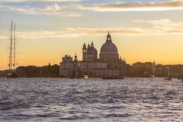 Fototapeta na wymiar Sunset behind the Church of Madonna Della Salute in Venice