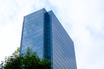 Fototapeta na wymiar 大阪梅田の高層ビル