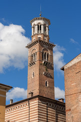 Fototapeta na wymiar Torre dei Lamberti - Lamberti Tower - Piazza Erbe - Verona Italy