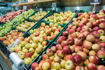 apples in the store, farm market