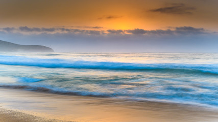 Obraz premium Hazy Sunrise Seascape