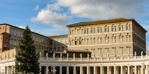 Fototapeta na wymiar Papal Basilica of St. Peter's in the Vatican