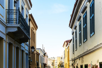 Obraz premium ATHENS, GREECE - May 3, 2017: Street view of old buildings in Athens, Greece