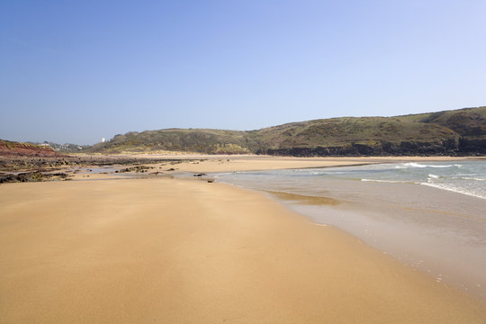 UK, Wales, Pembrokeshire, Manorbier Bay in spring sunshine