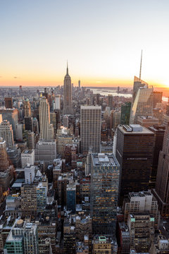 Lower Manhattan Downtown skyline panorama from Brooklyn Bridge Park riverbank, New York City, USA © Simon Dannhauer