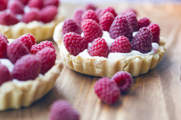 Tartlets with raspberry