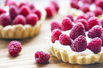 Tartlets with raspberry