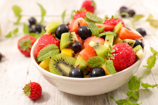 bowl of fruit salad