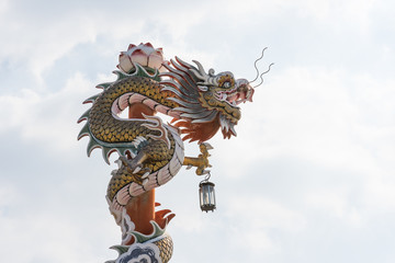 Fototapeta na wymiar Dragon statue in temple