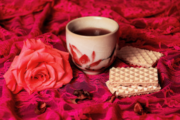 чашка кофе, чая с вафлями, романтика, цветы, утро, завтрак
