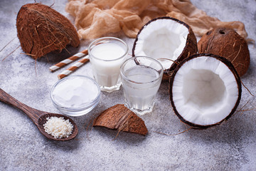 Set of coconut milk, water, oil and shavings.