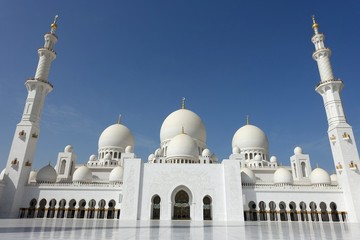 Fototapeta na wymiar Mosquée Abu Dhabi Émirats Arabes Unis (6