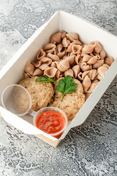 Pasta in the form of cockleshells