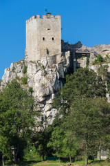 Obraz premium Ruine Weißenstein bei Regen