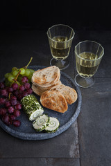 Frischkaese mit Kraeutern