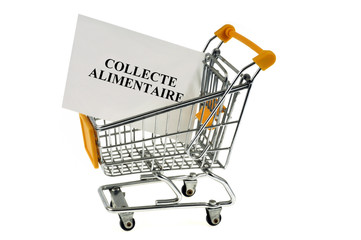 Carte de collecte alimentaire dans un chariot de supermarché 