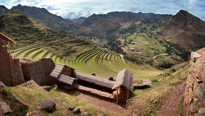 Pisac, old Inca fortress and terraced fields in the Sacred Valley (Valle Sagrado) near Cusco, Peru - obrazy, fototapety, plakaty