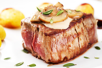 Fillet of beef with mushroom sauce and potatoes