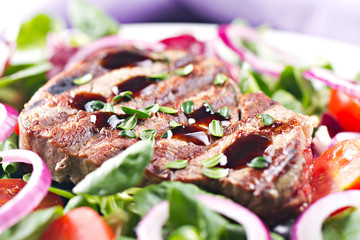 Fillet of beef with salad
