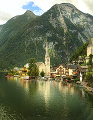 Fototapeta na wymiar landscape of Hallstatt lake in Austria