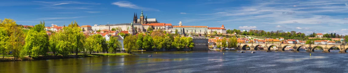 Fototapeten Prager Panoramastadtskyline mit Altstadt, Prager Burg, Karlsbrücke, St.-Veits-Dom. Prag, Tschechische Republik © daliu